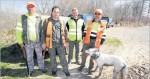 Un grup de caçadors va participar ahir en una batuda a la partida de Grenyana p er reduir el nombre de senglars a la zona. Oscar Mirón